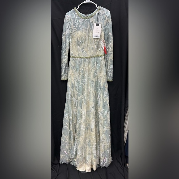 Mac Duggal 12460 NWT Sequin Embellished Jewel Neckline Lace Gown - Picture 4 of 11